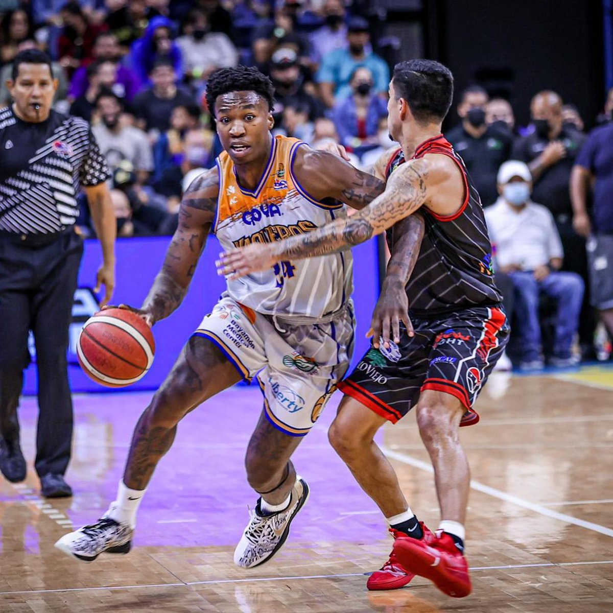 VaquerosBayamon's tweet photo. #NaciónVaquera  GANAMOS EL 1º ... Y FALTAN 11 PARA EL B2B

Los #MáximosCampeonesBSN @VaquerosBayamon abren con VICTORIA los Cuartos de Final 93-82 sobre los Piratas de Quebradillas

Mojica 28
Santiago 13
Doolitle 12
Uter 10
Romero 10

#VaqueroParate #QueremosEl16 https://t.co/5HX7Ml2UZF