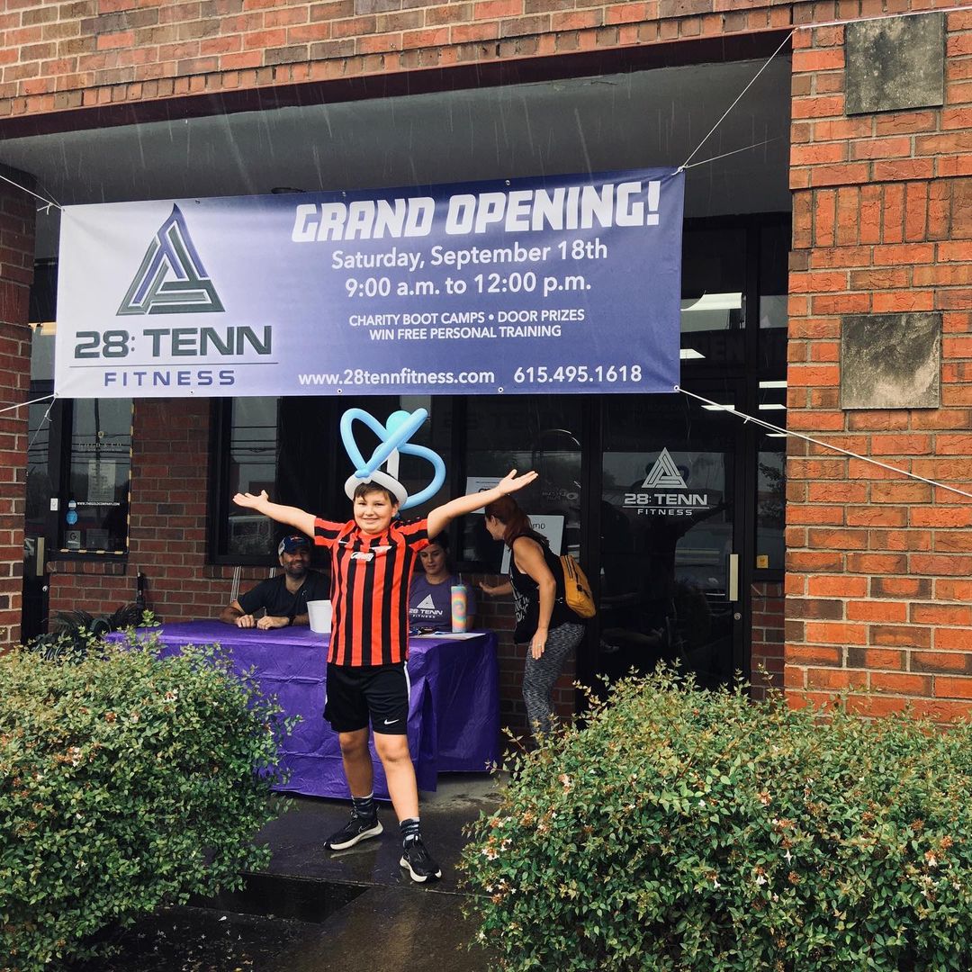 Signs.com tweet media