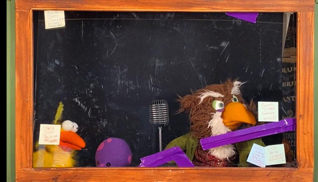BirdCallRadio's tweet photo. Fowl Owl does not like sharing the booth with Speck. 🐥🐙🦉

#birdcallradio #birdcall #booth #radiobooth #radio #toy #patience #bored #annoyed #ugh #radiostation https://t.co/sgmMj8urJh