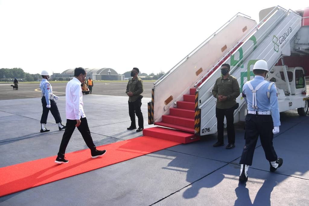 Pagi ini saya ke Jawa Timur untuk satu agenda saja yaitu melakukan groundbreaking pembangunan smelter PT Freeport Indonesia di Kawasan Ekonomi Khusus Gresik.