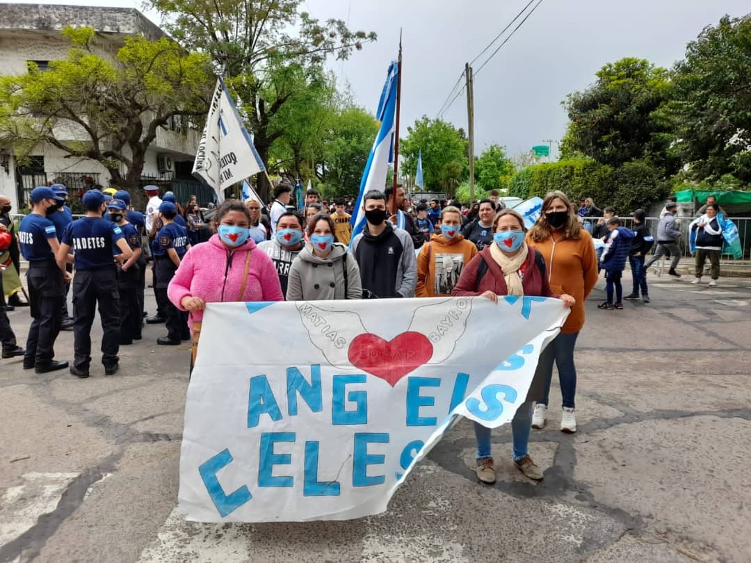 CrisVilotta_'s tweet photo. 🎉 #GlewCumple
🌺 156° Aniversario de Glew junto a instituciones, vecinos, vecinas y el Municipio ❤️
#SomosBrown https://t.co/CnULnGOXMo