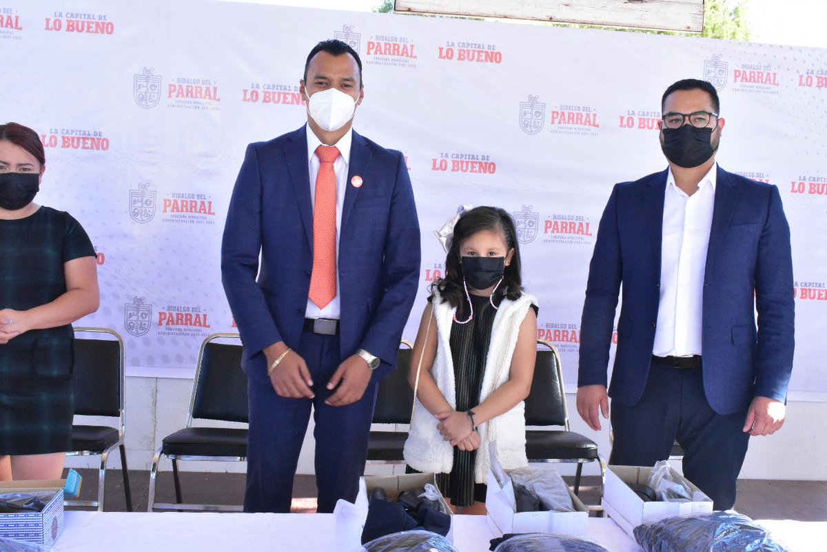 MujeresParral's tweet photo. Fue una grata experiencia esta actividad de Niña funcionaria por un día. Sigamos trabajando por empoderar e inspirar a más niñas a llegar tan alto como sus sueños se los permitan. Que sepan que son capaces de hacer lo que ellas quieran. Nosotros estaremos ahí, para apoyarlas. 🧡 https://t.co/VgfySsKonA