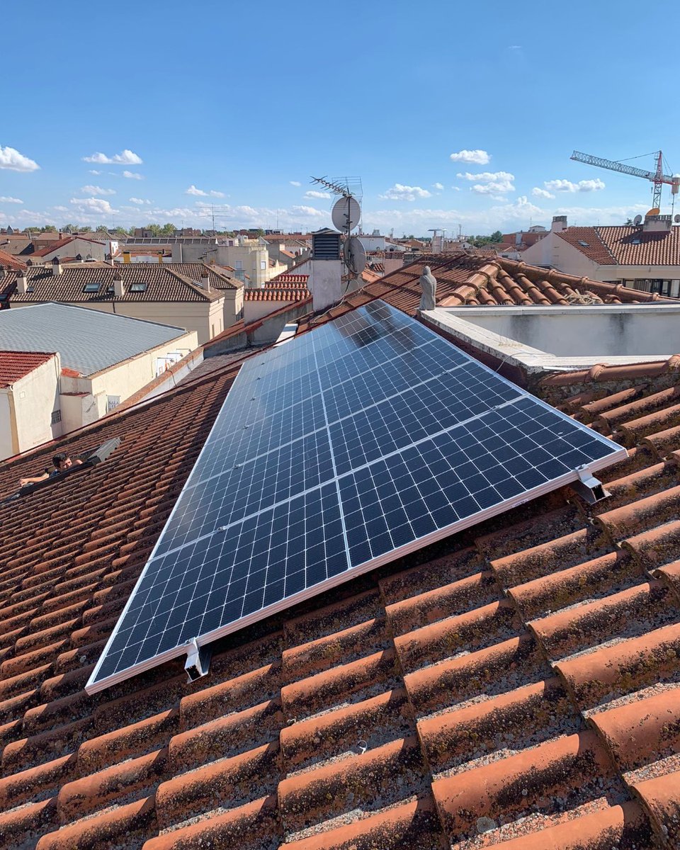CLIMAGAR's tweet photo. Nueva instalación de #placasfotovoltaticas finalizada.

DESPREOCÚPATE DEL RECIBO DE LA LUZ Y BENEFÍCIATE DE LAS AYUDAS !!!

Más información en nuestro teléfono 910112539

#climagar #energiarenovable  #placasolar https://t.co/1HhdmzvZb3