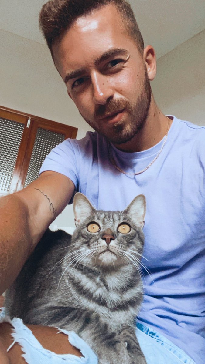 JacomarRamos's tweet photo. A mi no me gustan los gatos. (decía) 😅 https://t.co/CmqVDyqaTd