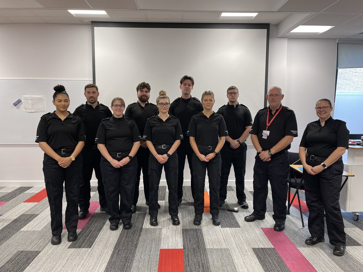 SgtJamesMain's tweet photo. This years @Humberbeat @Police_Now officers 👮‍♂️ are finishing off their in-force  training this week before arriving on their respective patrol teams for ten weeks of tutorship next week - coming to neighbourhood teams across the force area from January https://t.co/PYuUjen51s
