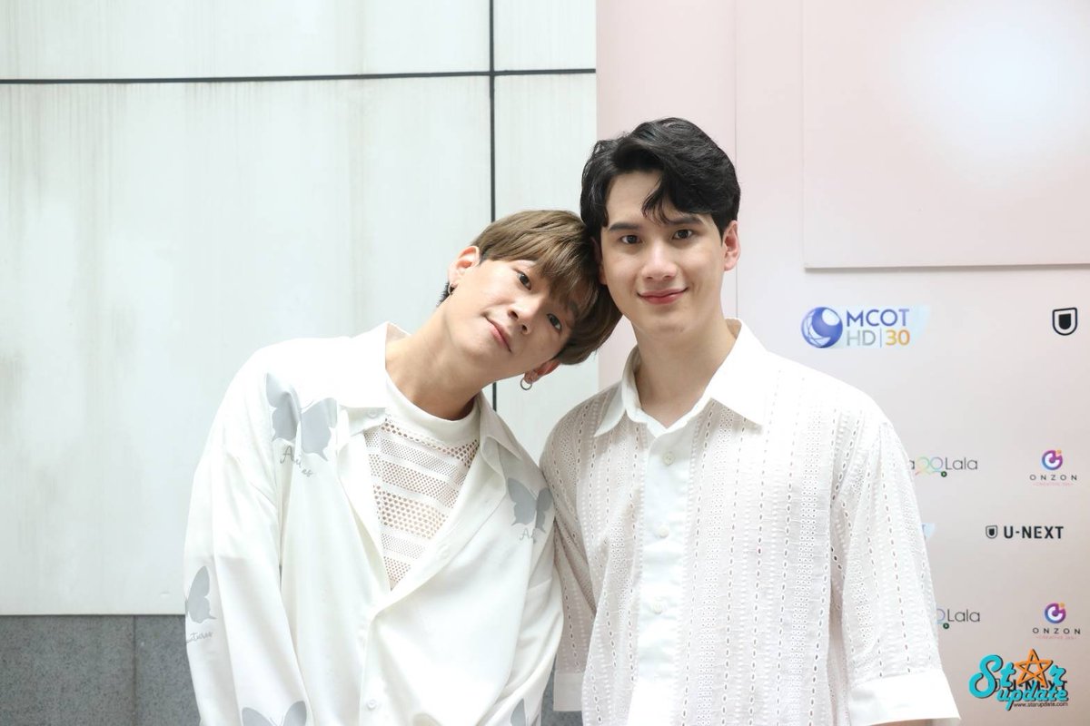 webstarupdate's tweet photo. [CLIP] "พี-บีม" อีก 1 เคมีคู่จากซีรีส์วาย #นิลันดอน >> https://t.co/qtW4Ff67FJ
#onzoncreative365   #Nilundon #9MCOTHD https://t.co/HMDJesavwi
