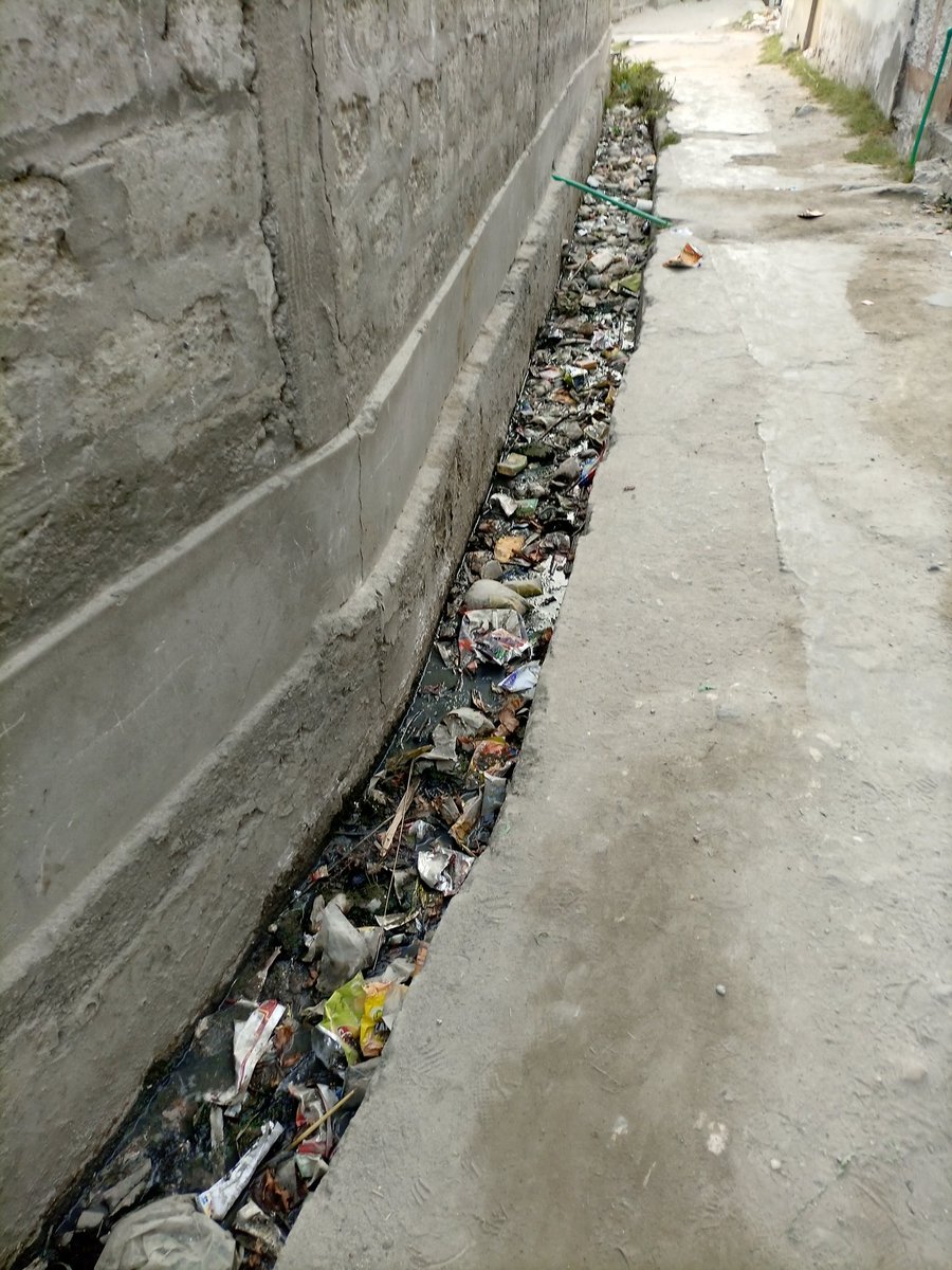 SajidMir_Pak's tweet photo. Is there any authority exist in #Gilgit_City who may force #municipal_Corporation officials to clean scattered garbage and water sewerage channels around main roads, streets and footpaths.
@AbdulKhalidPTI
@RandhawaAli
@ShabbirMir
@ManzarShigri https://t.co/1tyP2QxCtm