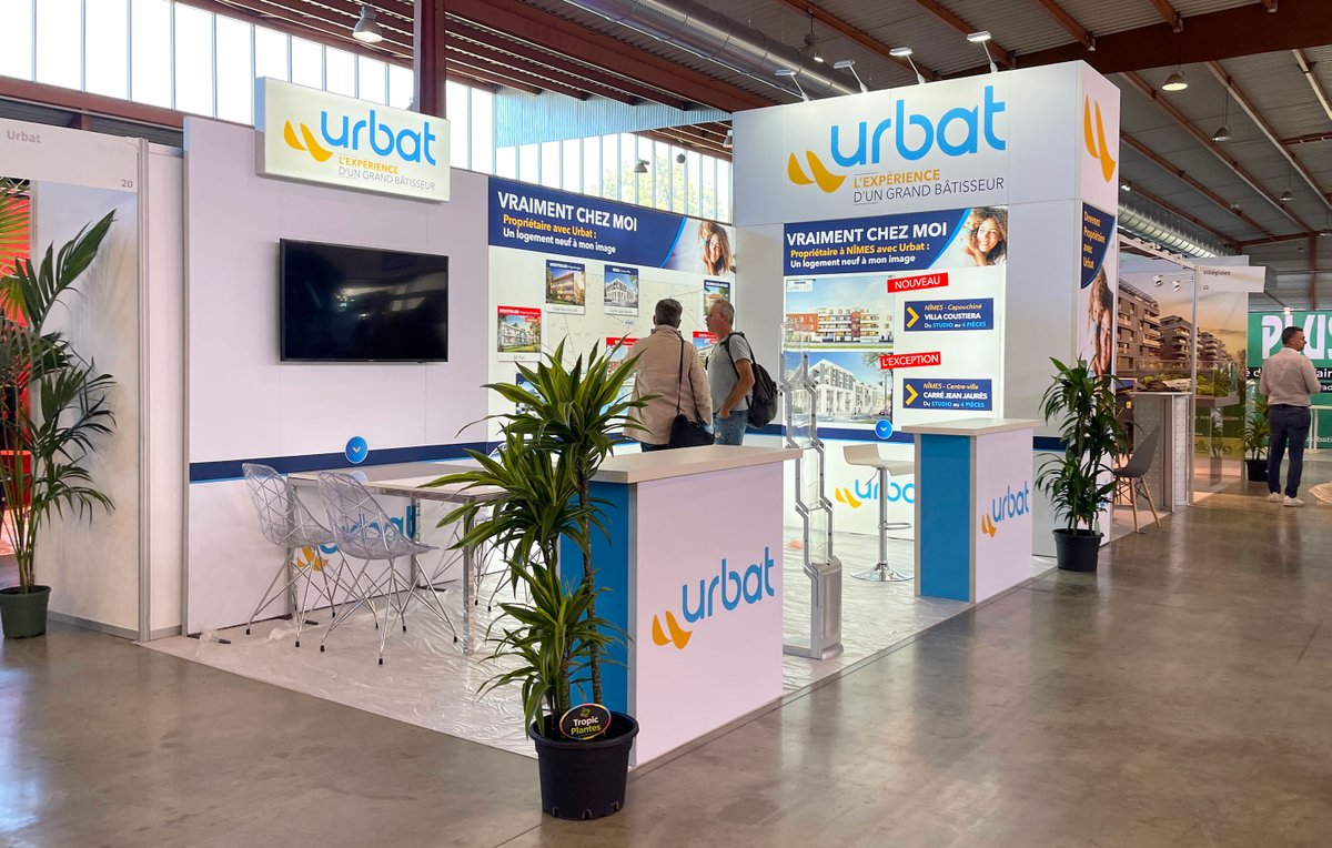 adequatexpo's tweet photo. Porte-doc en plexi, caissons lumineux, éclairage LED, comptoirs d’accueil, mobilier, moquette… Tout pour un salon de l’immobilier réussi pour notre client Urbat !
#caissonlumineux #lightbox #LED #dalleLED #enseigne #stand #standsurmesure #exposition #madeinfrance #sustanaible https://t.co/Jq4hjKbpvF