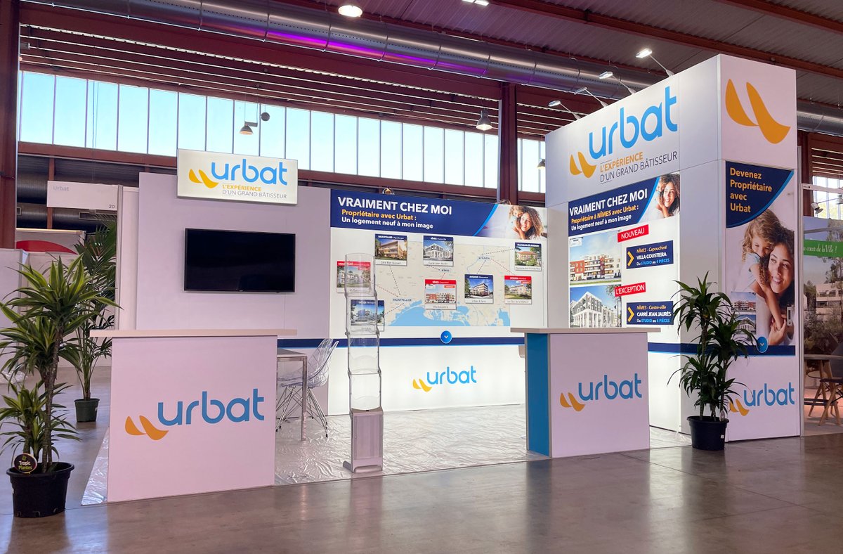 adequatexpo's tweet photo. Porte-doc en plexi, caissons lumineux, éclairage LED, comptoirs d’accueil, mobilier, moquette… Tout pour un salon de l’immobilier réussi pour notre client Urbat !
#caissonlumineux #lightbox #LED #dalleLED #enseigne #stand #standsurmesure #exposition #madeinfrance #sustanaible https://t.co/Jq4hjKbpvF