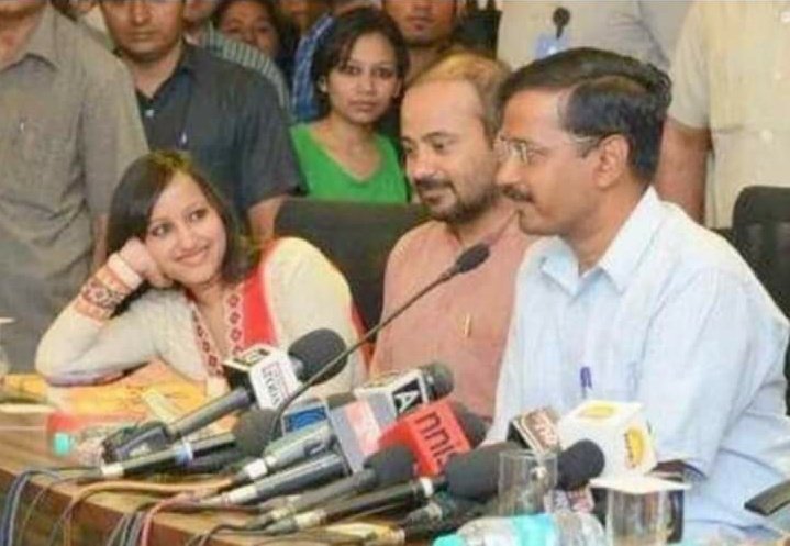 એની માને...

ખેલ તો બધો અહીંયાથી જ શરૂ થયો છે. 😍😍😜