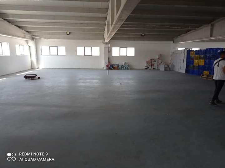 Urfa’da iki yıl önce açılan Yılmazlar Ayakkabı patronları, yüzlerce işçinin içerdeki 3-4 aylık ücretleri ve tazminatlarını ödemeden fabrikayı kapatıp kaçmış. “yatırım yaptı” diye sık sık patronlarla fotoğraf verip teşekkür eden vali ve bld. başkanları bu duruma ne diyorlar acaba?