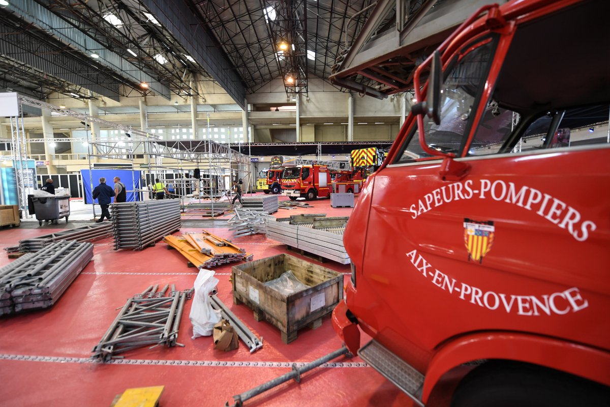 MarseilleChanot's tweet photo. [CONGRES NATIONAL DES SAPEURS-POMPIERS DE FRANCE]
J-1 Work in Progress ! 🚒👩‍🚒
Congressistes et grand public sont attendus dès demain à #Marseillechanot pour 4 jours d'immersion dans le monde des #pompiers er de la #securitecivile !

#marseille #congres #evenementiel #eventprofs https://t.co/JWgndjpU8c