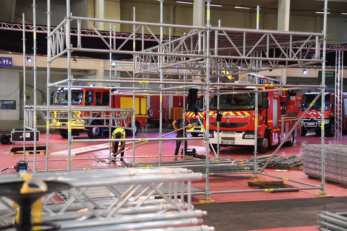 MarseilleChanot's tweet photo. [CONGRES NATIONAL DES SAPEURS-POMPIERS DE FRANCE]
J-1 Work in Progress ! 🚒👩‍🚒
Congressistes et grand public sont attendus dès demain à #Marseillechanot pour 4 jours d'immersion dans le monde des #pompiers er de la #securitecivile !

#marseille #congres #evenementiel #eventprofs https://t.co/JWgndjpU8c