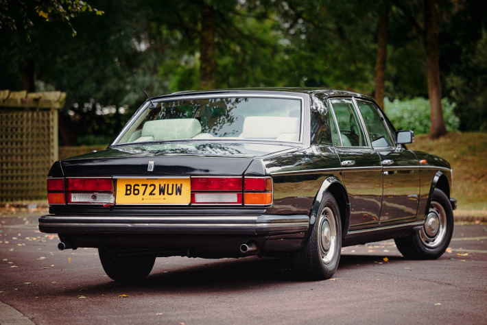 andypoulton's tweet photo. Mind you, if ole @Only9built is looking for something more #Wafty then he could always take a punt on this Roller, it's a 1986 Silver Spirit and is being sold with no reserve https://t.co/Jxi2Jhe5Kw
