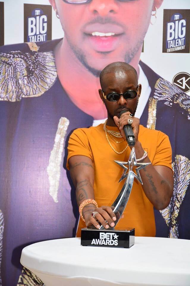 AfricaUpdats's tweet photo. In 2015, Ugandan singer @eddykenzoficial became the first musician from East Africa to win a @BETAwards. https://t.co/AyhHwrl4CR