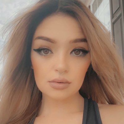 andromeda_bree's tweet photo. #NewProfilePic https://t.co/4iYc40P15q