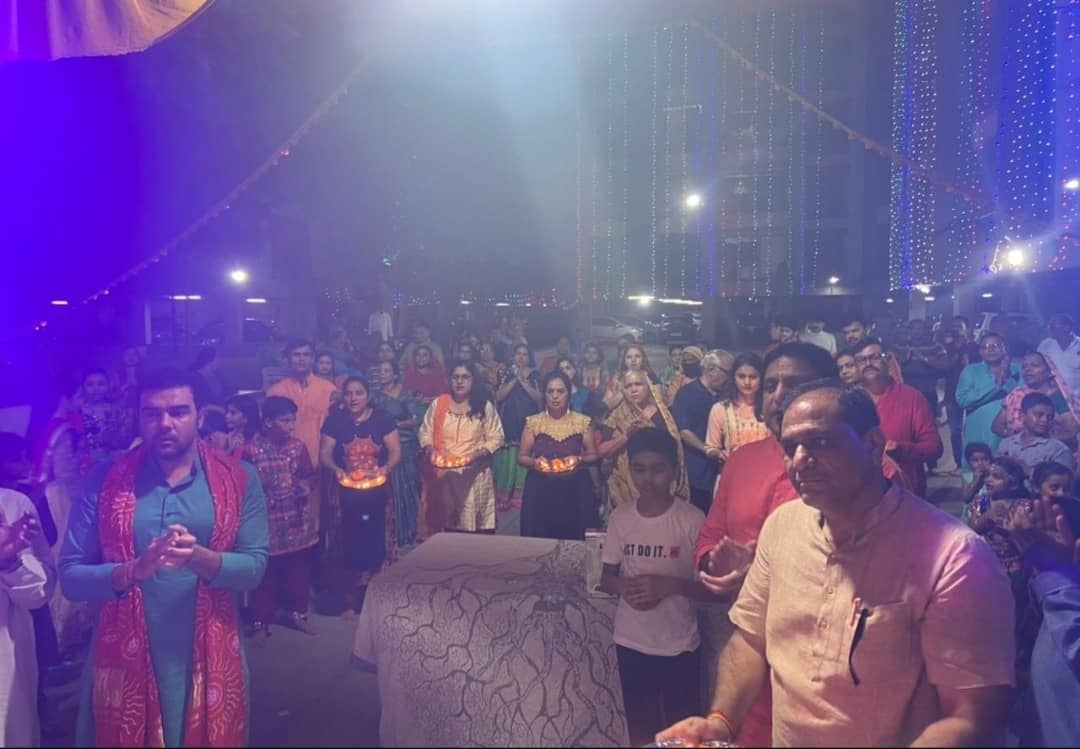 janakthakkar249's tweet photo. Was Present In Aarti At CASA RIO In Randesan, Gandhinagar.!! #garba #Aarti #randesan #Gandhinagar https://t.co/nIPmG3w6Gw