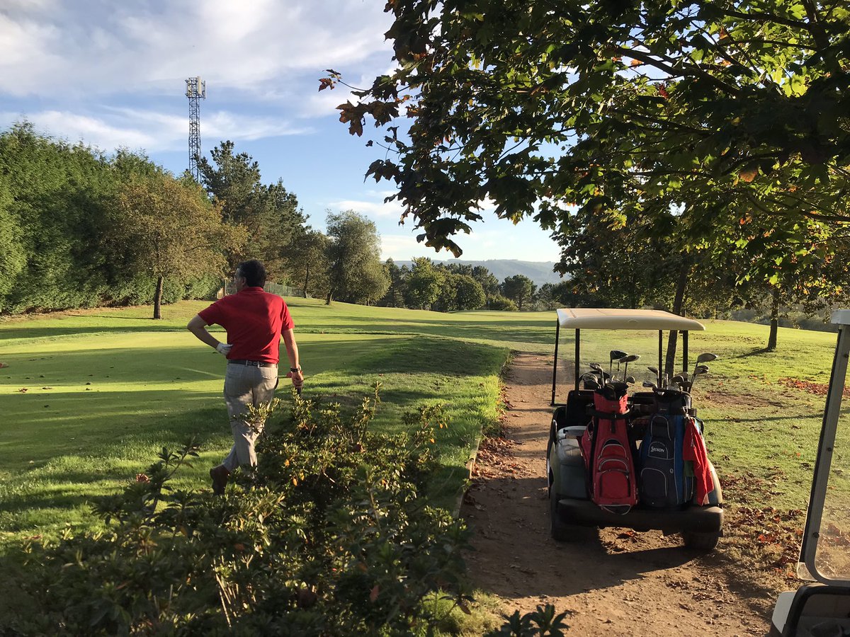 dmhoyo19's tweet photo. Precioso día de ⛳️ ayer 🏌🏿🏌🏿🏌🏿🏌🏿en @HerculesGolf . 😍😍
Feliz día Españolitos 😎 https://t.co/0KSQmQI0dT
