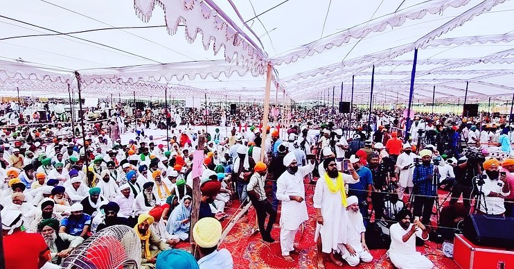 kisanektamorcha's tweet photo. हज़ारो की संख्या में मजदूर-किसान तिकुनिया पहुंच चुके है।

यह कार्यक्रम मोदी सरकार को चेतावनी भी है कि दोषियों को न बचाएं और मंत्री को बर्खास्त करें अन्यथा आंदोलन और तेज होगा।

#JusticeFor_MartyredFarmers https://t.co/u5EwkuLtvR