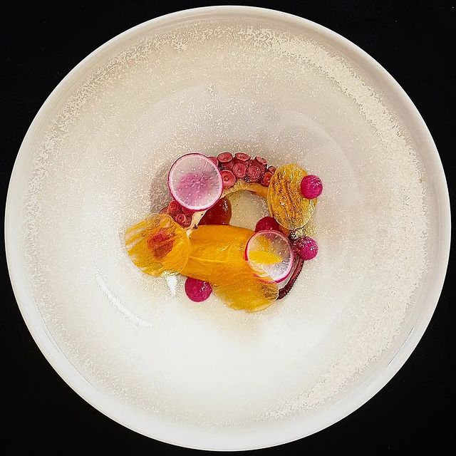 chialaguna's tweet photo. Chef Christian Krawczyk's creative flair never ceases to amaze us! Could you ever guess that this is a 'glazed overcooked octopus tentacle, with turmeric braised carrot puree, oriental sauce, edible carrot glass and homemade currant vinegar octopus mayonnaise' ?😜 https://t.co/pS8409WQKG