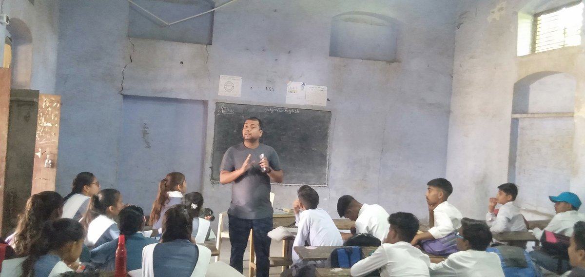 abvphathrasbraj's tweet photo. अखिल भारतीय विद्यार्थी परिषद हाथरस नगर के द्वारा अक्रुर इंटर कालेज में सद्स्यता आभियान चलाया गया जिसमे सभी छात्र एवं  छात्राओं ने बढ़ चडकर हिस्सा लिया इस मौके पर तहसील संयोजक दीपक शर्मा ,जिला सोशल मीडिया संयोजक रोहित अग्रवाल, मौजूद रहे ।

#AbvpBraj 
#ABVPHathras https://t.co/6cRU9BmFZ0