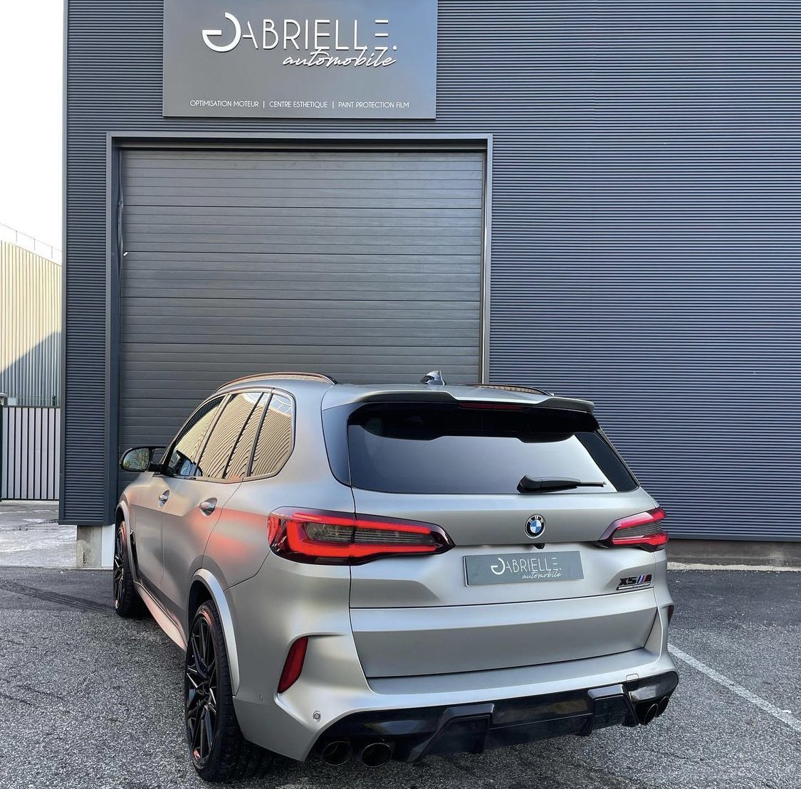 FastCarsWorld's tweet photo. BMW X5M Competition 🦍 https://t.co/0OkQo1vVsN