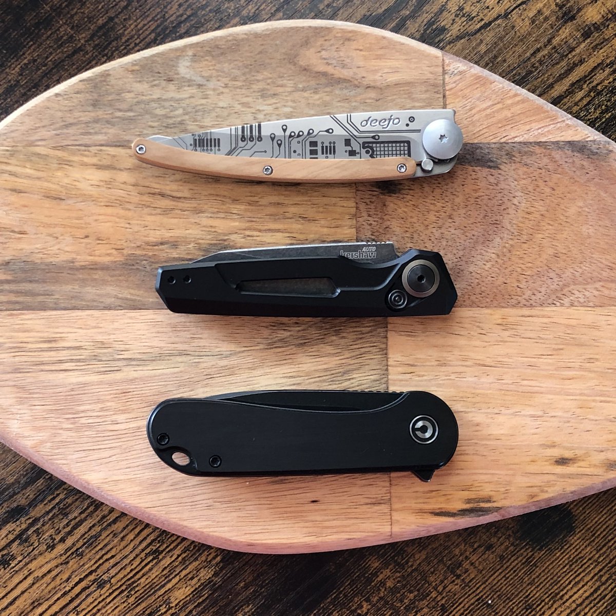 jeremcorp's tweet photo. The last three:
- Deejo 37G
- Kershaw Launch 11
- Civivi Elementum Black Ebony
@kershawknives @CiviviKnife
#knife #knives #deejo #deejoknives #kershaw #kershawknives #civivi #civiviknives https://t.co/bpHM7Mnjip
