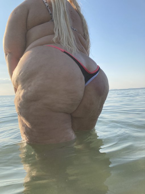 Perfect ass. Do you think so? Follow me on onlyfans! https://t.co/4WEeWarlpI #chubbygirl #ssbbwonlyfans