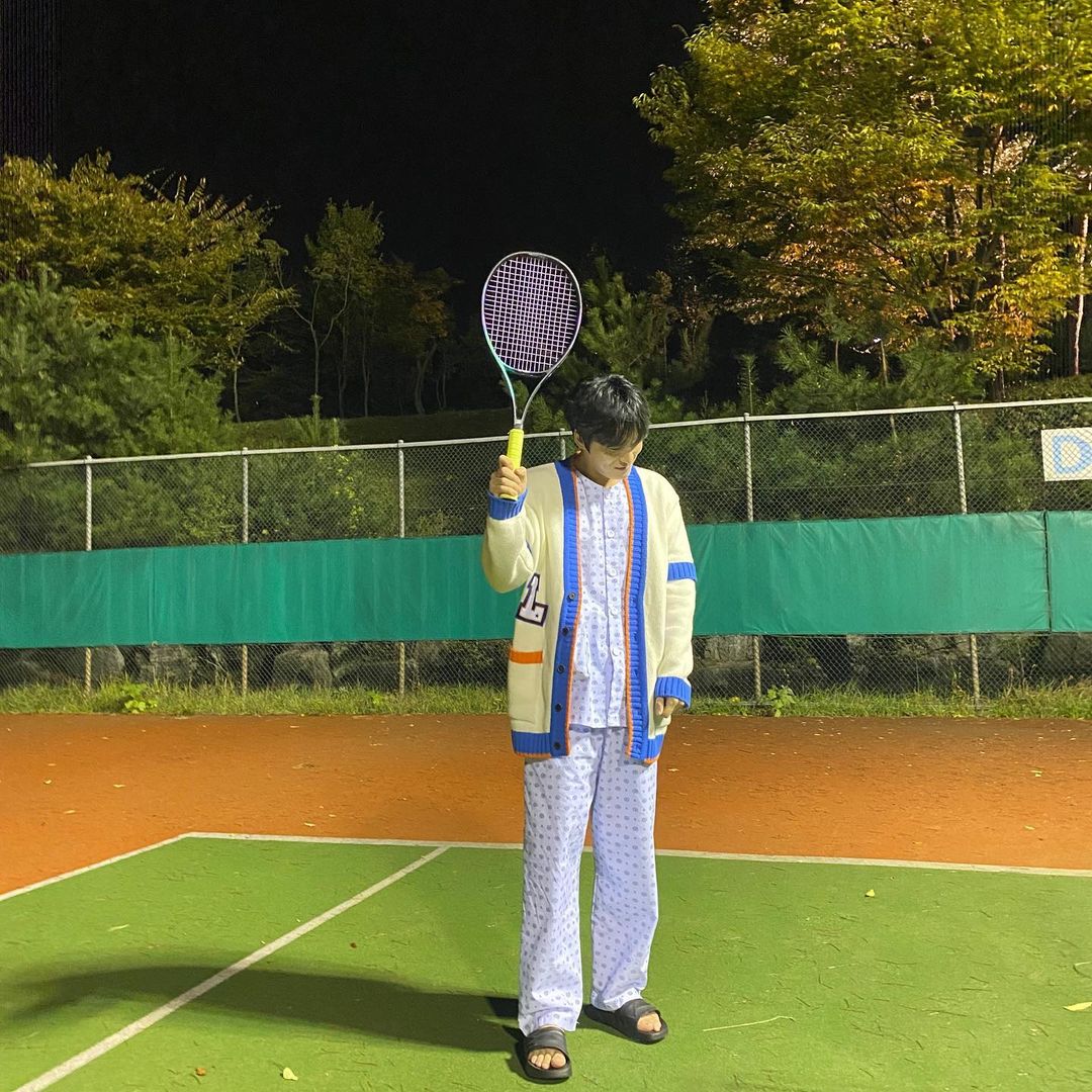 tohotweet's tweet photo. 211012 - Jaejoong Instagram Update

환자복+가디건+테니스 ❤️

Source: jj_1986_jj
https://t.co/GhBNFPVPbl

Hospital gown + cardigan + tennis ❤️

Translation: crystalmoon0213
https://t.co/OJSjUAGz6P

Patient attire+cardigan+tennis ❤️

Translation: shinkipeia
https://t.co/KwPBOWLTeo https://t.co/it2hphdMg5