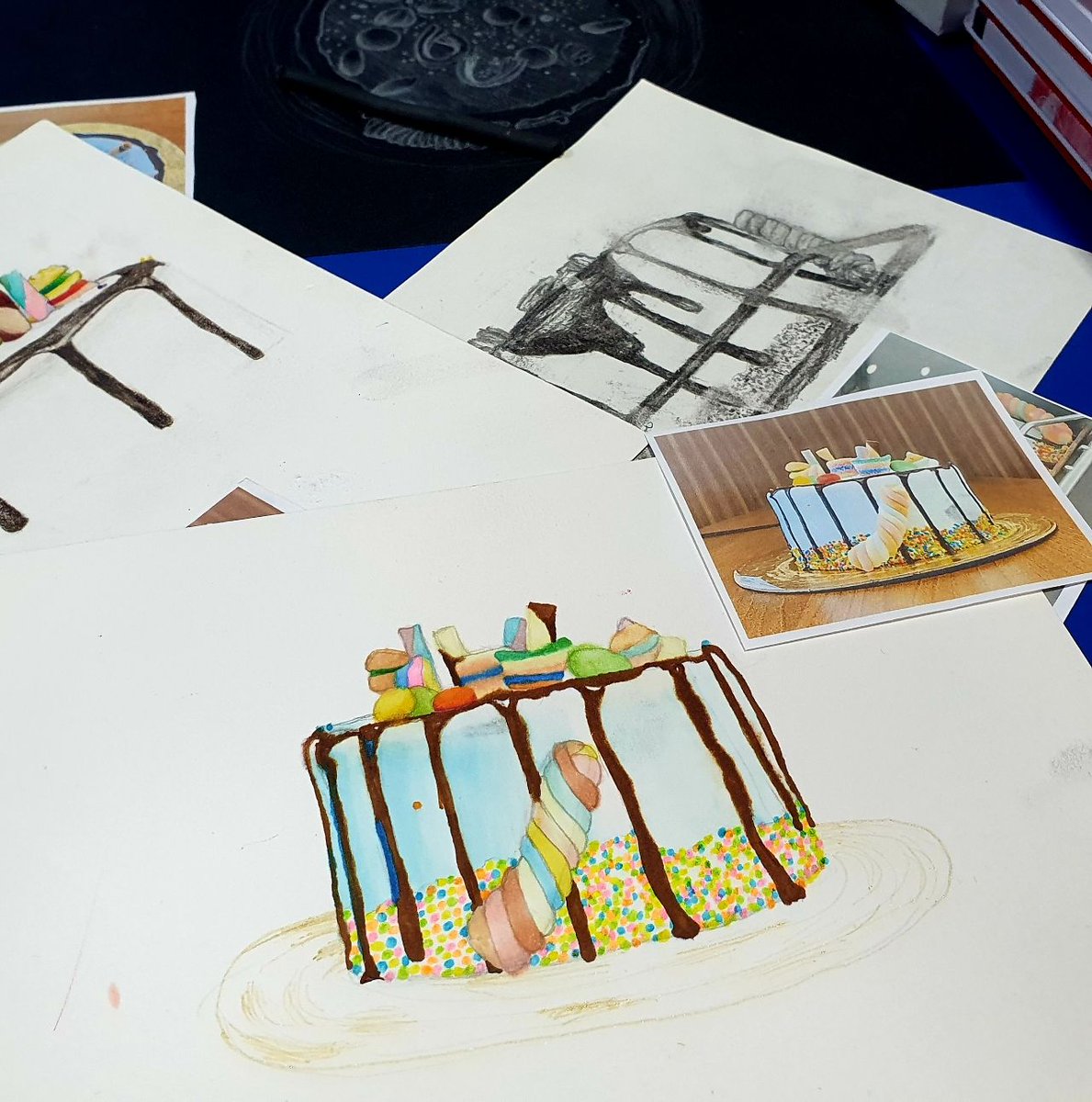 DIA_VisualArt's tweet photo. “Inspiration exists, but it has to find you working.” –Pablo Picasso
Year 9 doing amazing on their "Dessert Linear Drawings and Media Experiments". Students explored and created art using different media such as pencil colouring, acrylics, watercolor and pastel pencils @DIAdubai https://t.co/z92Ni2ubjt