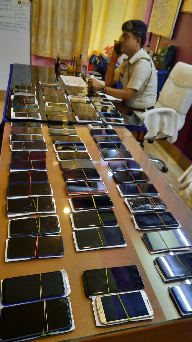 Police_Chakdaha's tweet photo. The Police team of Chakdah P.S, RPD recovered 75 lost mobile set and on 10.10.21 those mobile set handed over to their actual owner. Some pictures of that moment. https://t.co/OXRzDlzgK5