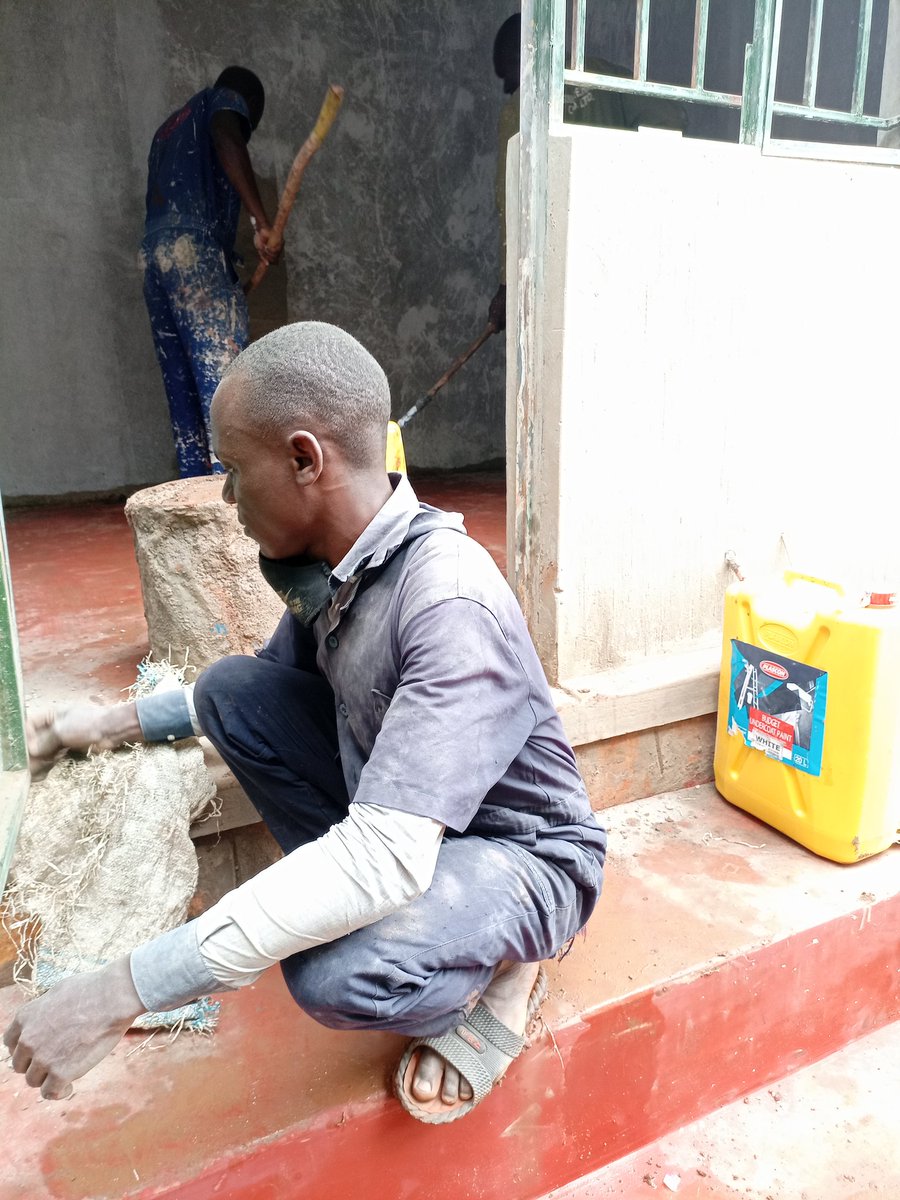 charityglosh's tweet photo. #charity the colour men at work thanks alot for the contribution every one @JosephIsTheFox ,@foundation_ark ,#ADACO,@PsihalinosTom https://t.co/EEqM8yxrQR
