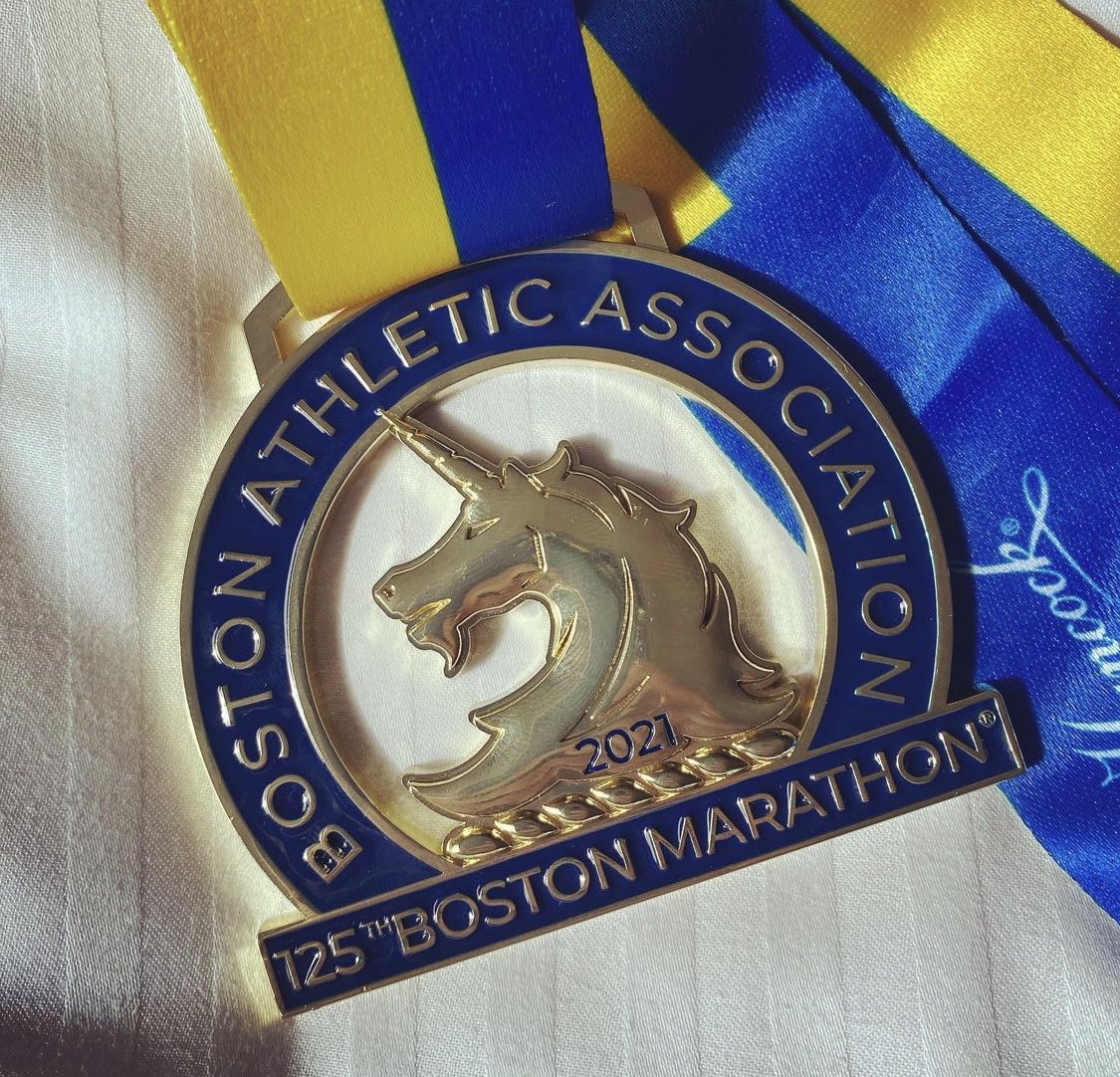 🔥🔥🔥 Les compartimos la medalla de la 125 edición del Maratón de Boston que se corrió el día de hoy 🔥🔥🔥