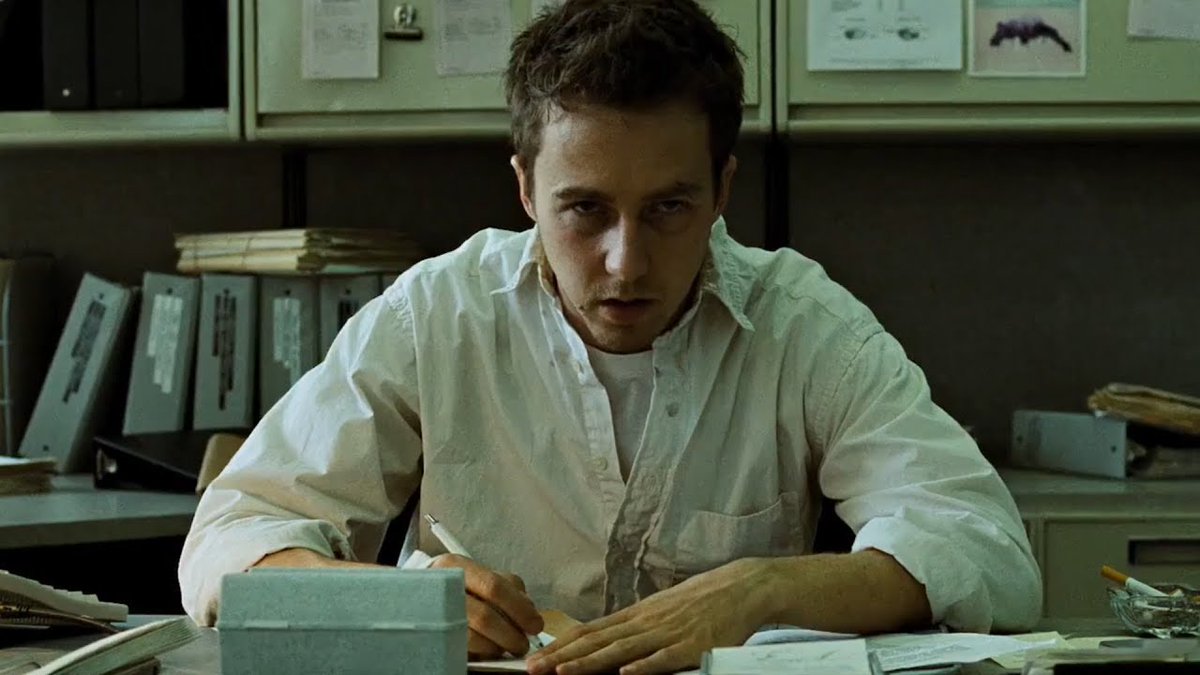 Тяжелое утро понедельника. Устал мем. Дед спит за компом. Прихожу домой с тренировки. Мем человек устал.