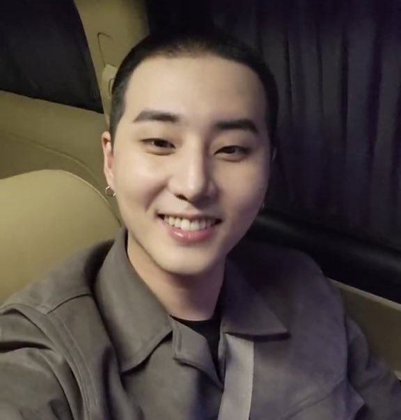 archivewonpil's tweet photo. our hard working, youngk.. you have done so much and we are so proud of you <3 please stay healthy and safe we will wait for you 💛 https://t.co/G4HCucemg0