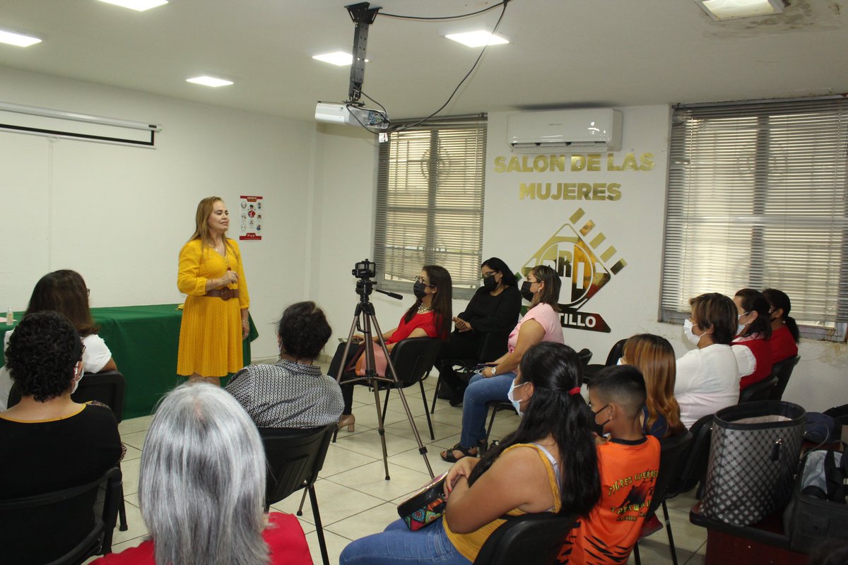 Esta tarde se llevó a cabo la Plática "Porqué nos enfermamos" que impartió la Lic. Ena Montoya, tanatóloga y sobreviviente de cáncer de mama. 

Esta actividad fue coordinada por nuestra Presidenta <a href="/ddakys/">Coco GVara</a> y Cecy Salinas integrante de nuestro organismo y sobreviviente de cáncer.