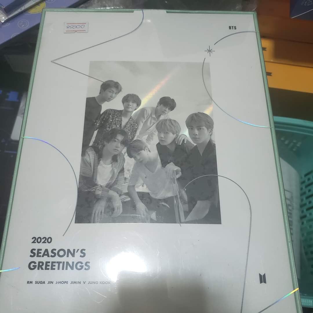 unicornstar2015's tweet photo. Season Greeting 🍀
#Instock #NewSealed 
📍Online only 
BTS 2021 : 81000 Ks, BTS 2020: 85000 Ks, NCT 127 : 59000 Ks
#unicornstar https://t.co/d4b3KatI28