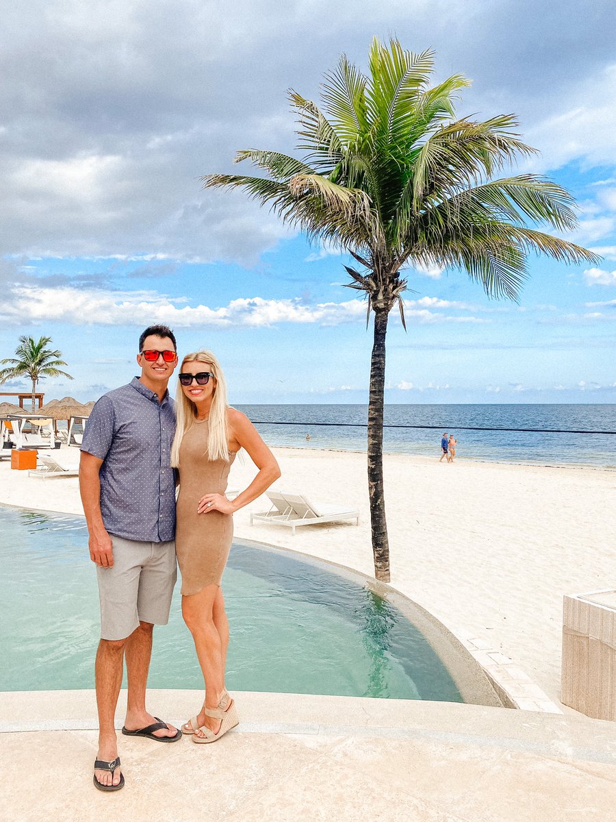 courtneyforce's tweet photo. ๐ด๐ด #Cancun #SimonWedding https://t.co/auESFVH6nv