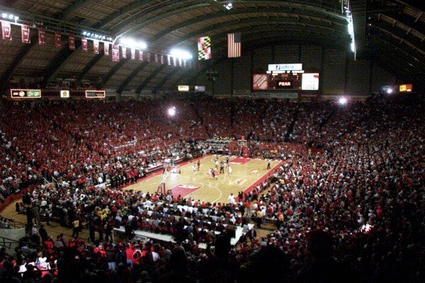 Martin_On_Terps's tweet photo. Historic Cole Field House is now Jones - Hill House! https://t.co/S5jKDMJI13