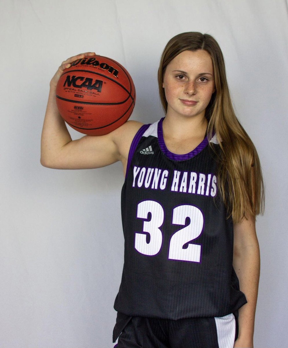sonyamc32's tweet photo. The Countdown Has Started🤩💜🏀
Big G, Lil o! @OliviaTucker32 @YHC_Wbb @YHCAthletics #2022season #countdowntilltipoff
#DefendTheDen #GoMountainLions
#booksandbasketball #FightForFlight https://t.co/T6oXTwFkna