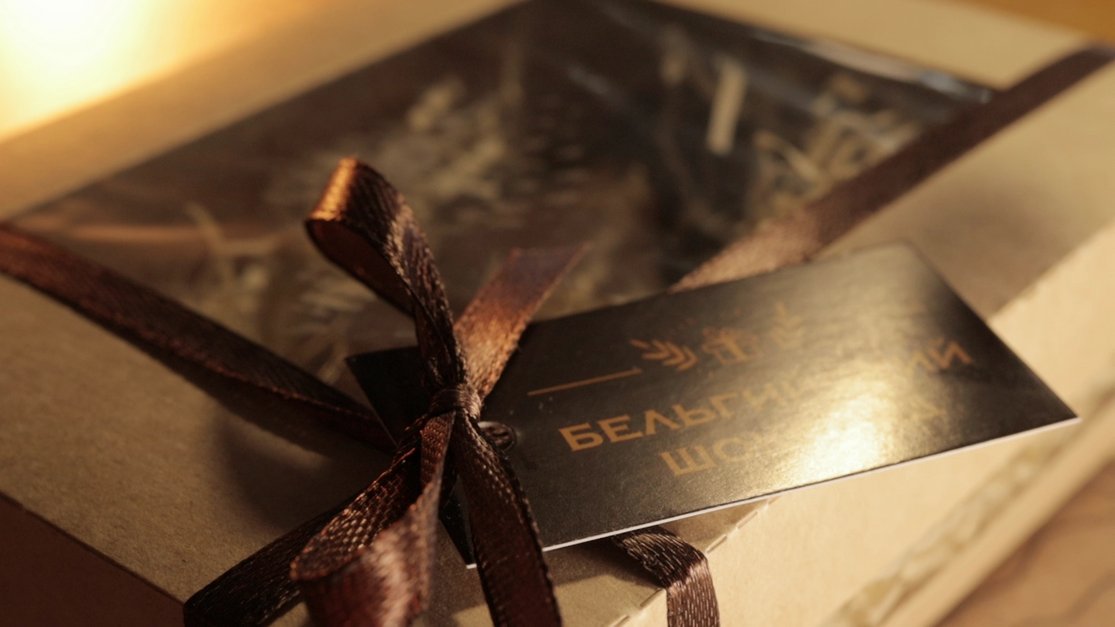 NoFancyASMR's tweet photo. My Tuesday's video will be scratching on a textured chocolate figurine of a fish 🍫 🤤 Also includes some packaging crinkles ✨ https://t.co/C55AGPimay