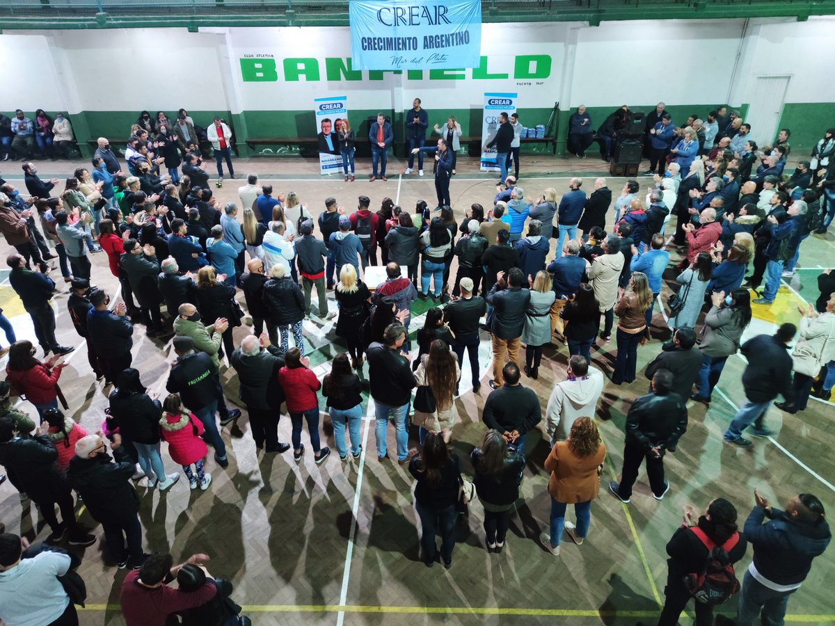 CeciMartinezMDP's tweet photo. Hoy, Club Banfield
Hermoso encuentro militante.
Con este equipo ya salimos a la cancha para que a cada rincón de Gral Pueyrredon llegue nuestra propuesta vecinal.
Queremos contarte porque para nosotros #PrimeroMardelPlata
#EsCorta
#CortaBoleta
@CrearMDPCiudad https://t.co/dbTiIrmLbL