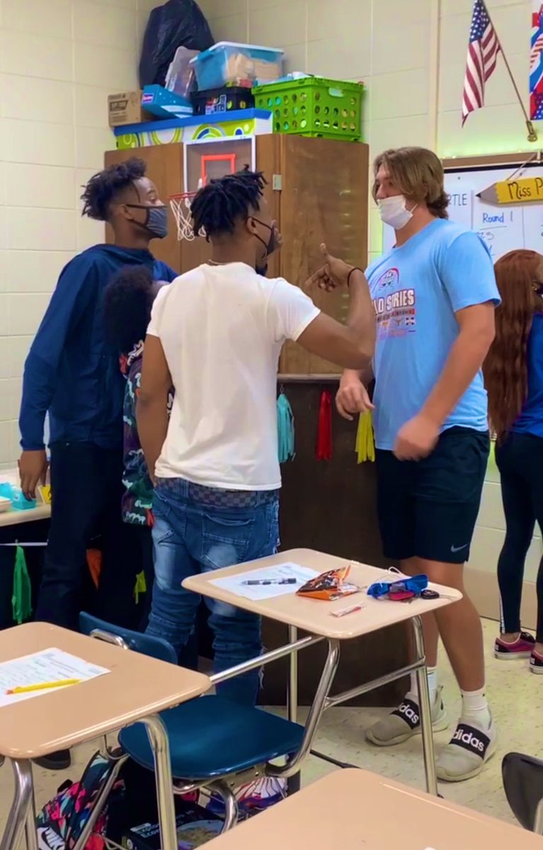 Ms. Paes tweet media