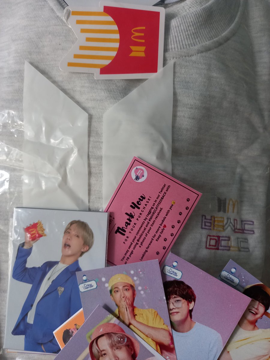 taenapai's tweet photo. thank u so much , @MhirzCat for securing my bts x mcdo sweatshirt! it arrived safely today hehe so comfyy #mhirzcatfeedback 💜 https://t.co/kxWVBSud3K