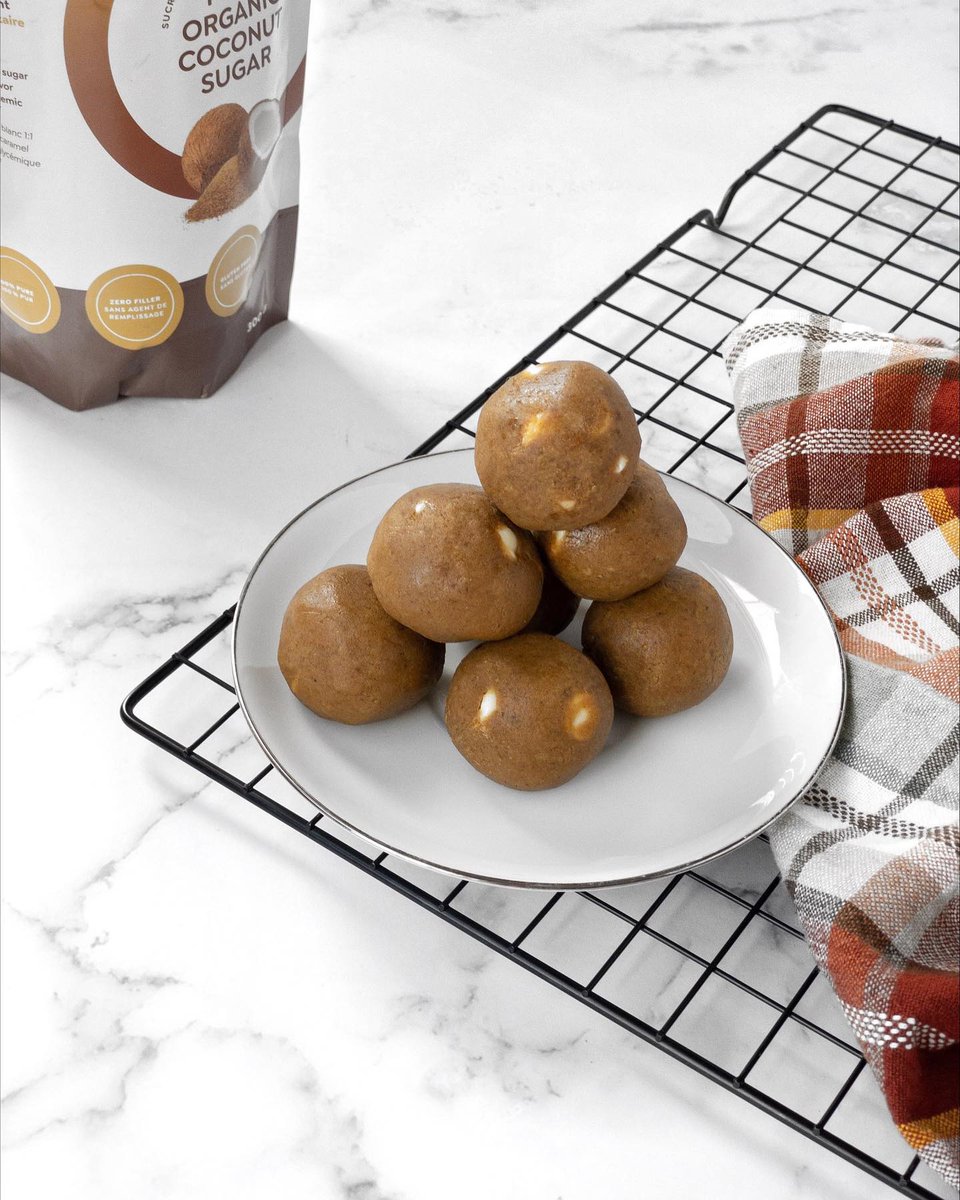 NutritionalRaw's tweet photo. Autumn Cookies Dough Balls

Who thought that white #chocolate would blend this well with #pumpkinspices and pumpkin puree? Well, Jessy from Popote ta vie had this great #recipe idea to share with you, and this is a delightful sweet bite!

https://t.co/im5eGzXZA9 https://t.co/tjxIrrqnro