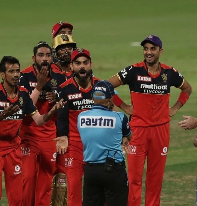 Paytm's tweet photo. "Power Play card dede yaar..." https://t.co/bN6pkUhw8a
