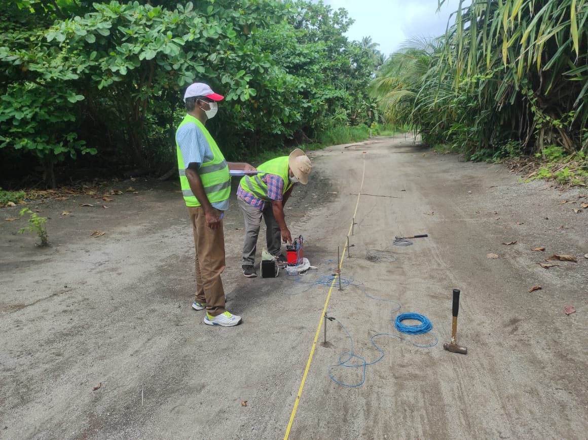 MoEnvmv's tweet photo. Groundwater mapping assessments ongoing in Ha. Maarandhoo under the GCF funded water project.
#WATSAN #Water #Fenfahi #GCF #GroundWater #Aquifer
@theGCF @UNDPMaldives @lgaMaldives https://t.co/jEIDdRSMSl