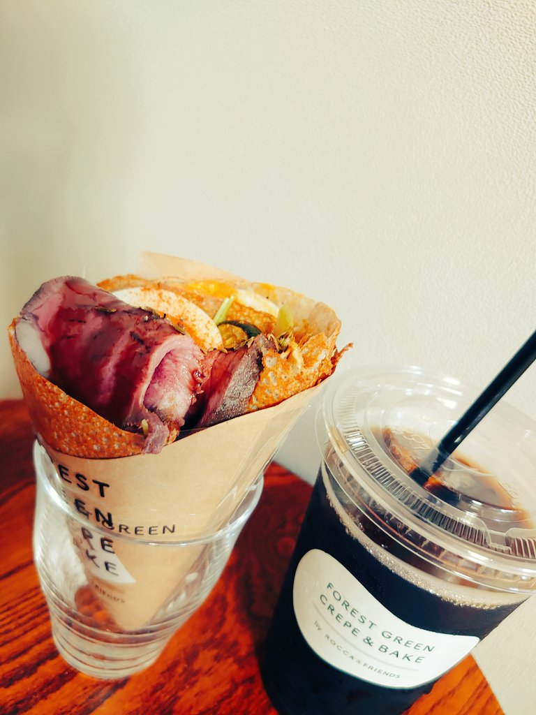 nomurakobundo's tweet photo. FOREST GREEN CREPE &amp; BAKE枚方店さん(当店斜め前)が、10/12～ガレット販売開始なので、ローストビーフガレットが本日のランチ。
この肉厚ローストビーフがめっちゃ美味しい！
ローストビーフの単品販売をして欲しい！
#本日の昼ごはん
#枚方市
#ごちそうさま https://t.co/lQy48o1YrJ