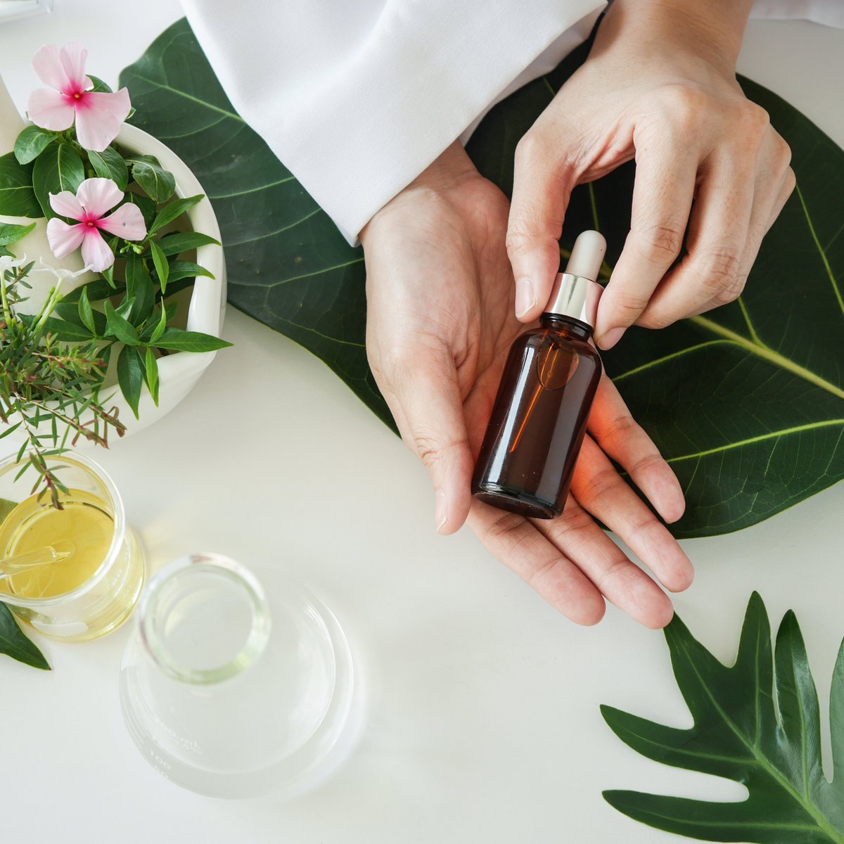 MatchMyMakeup's tweet photo. So you’ve heard about clean beauty, but what does it mean exactly? We’ve done the research so you don’t have to: https://t.co/tZ0y9IQK64 https://t.co/odDSkJqMxF