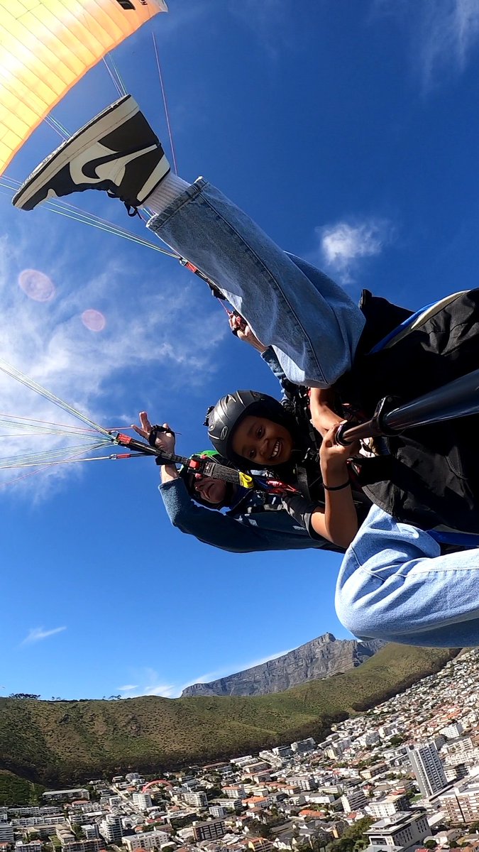 Come Tandem Paragliding with us in Cape Town.
WhatsApp or call us on: +27 625017847
#southafrica #capetown #tablemountain #signalhill #lionshead #paragliding #capetownadventures #capetownguide #capetownlife #wonderlustcapetown #capetownmag  #allweathersport  #instagramcapetown